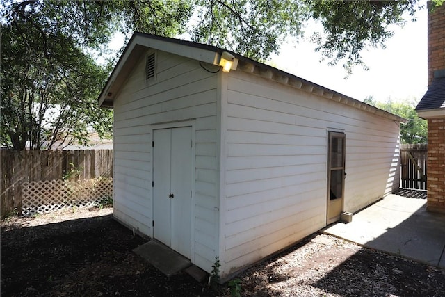 view of outbuilding