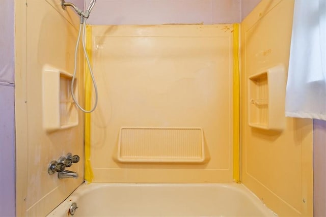 bathroom featuring shower / tub combination