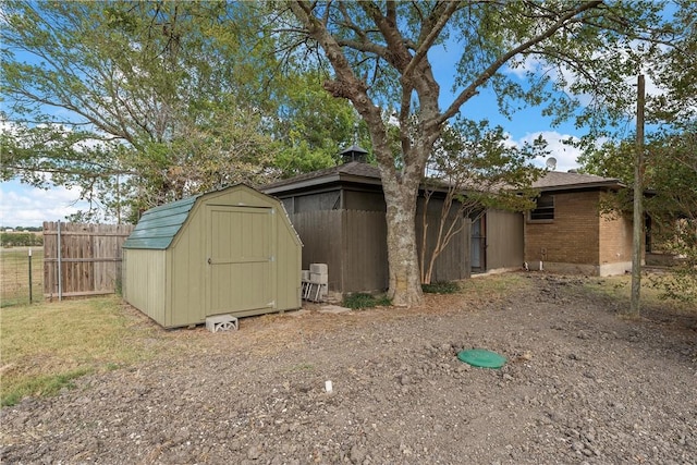 view of outbuilding