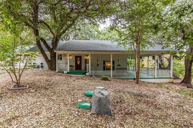 single story home with covered porch