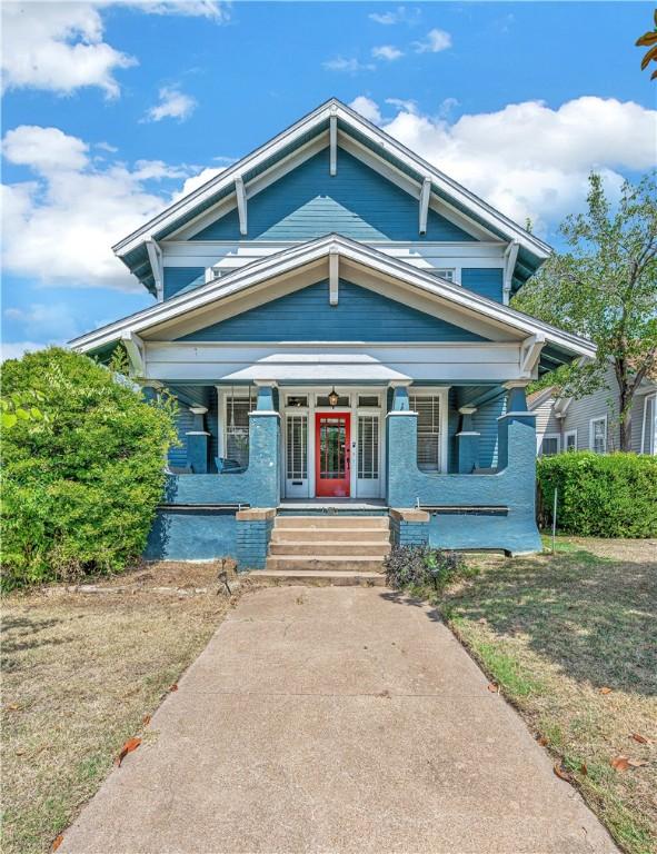 view of front of property with a porch