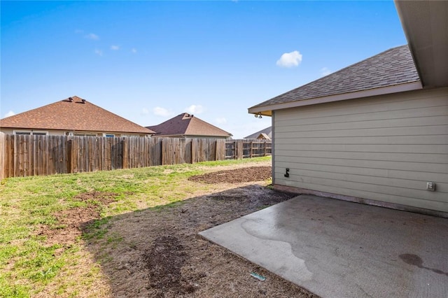 view of yard featuring a patio area