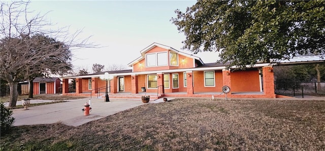 view of front facade