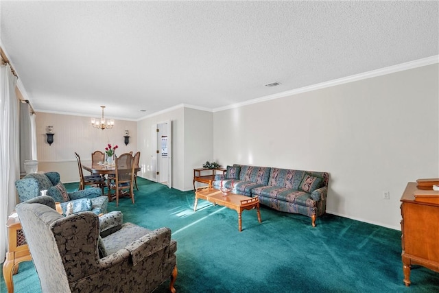 living room with carpet flooring, a textured ceiling, an inviting chandelier, and crown molding