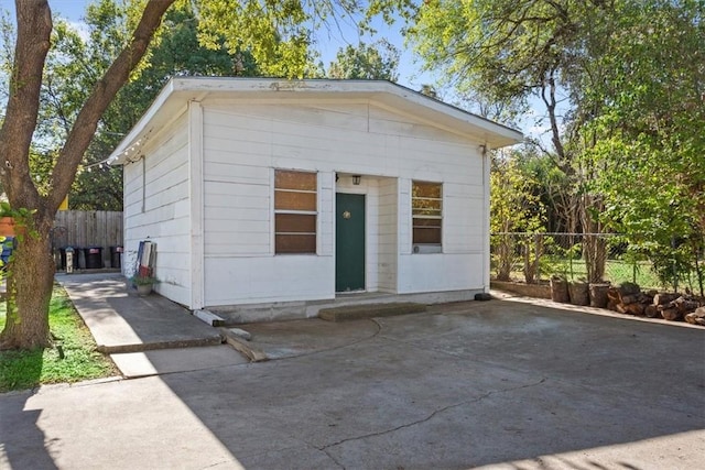 view of front of property with a patio area