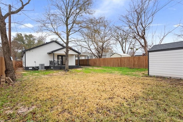 view of yard featuring central AC unit