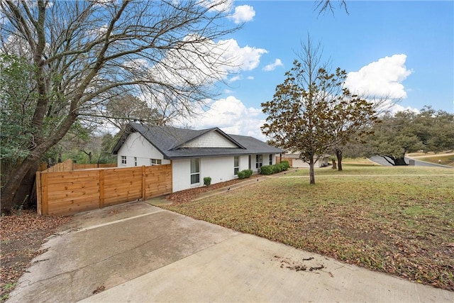 view of front of house with a front yard