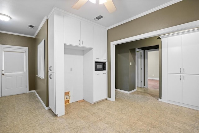 washroom with crown molding and ceiling fan