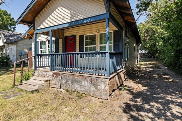 view of front of property featuring a porch