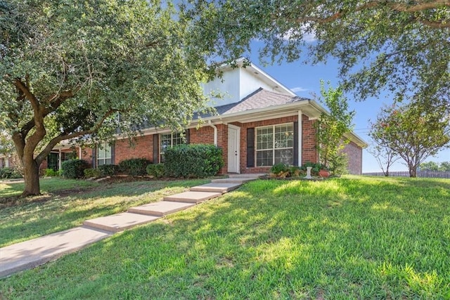 view of front of property with a front yard