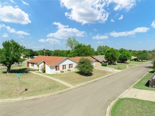 view of front of house featuring a front yard