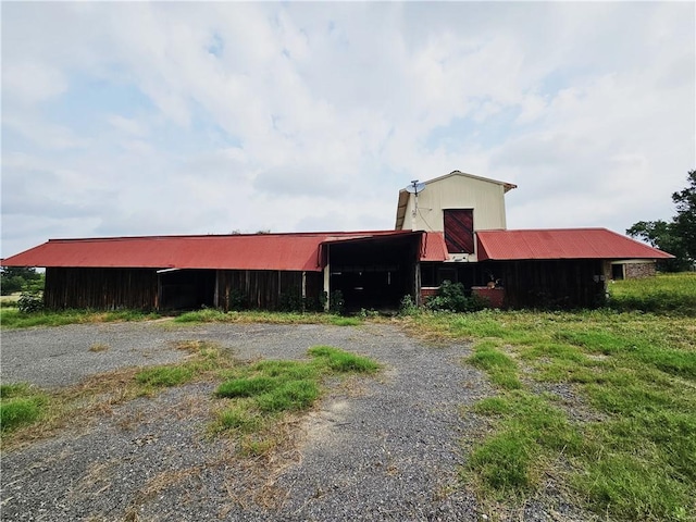 view of outdoor structure