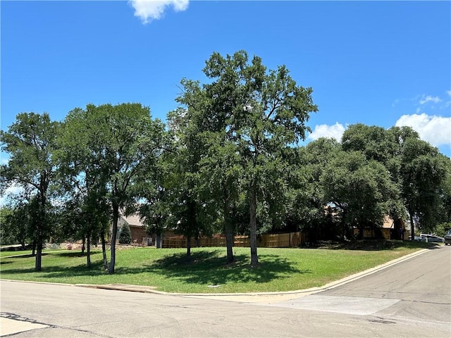 Listing photo 2 for 501 Keys Creek Dr, Waco TX 76708