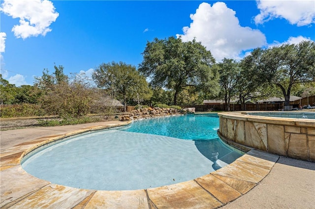 view of swimming pool