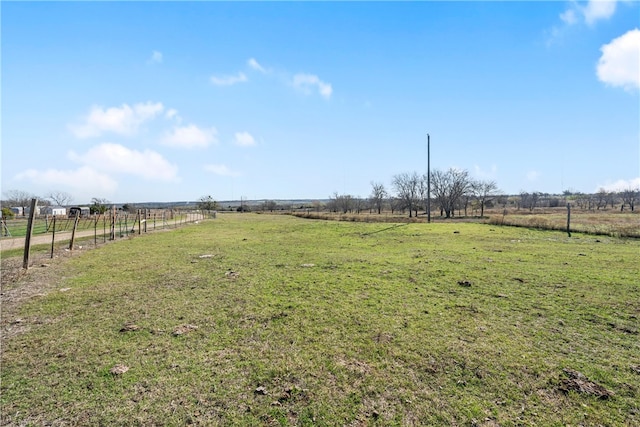 view of yard featuring a rural view