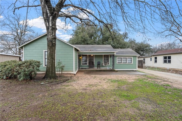 view of front facade with covered porch