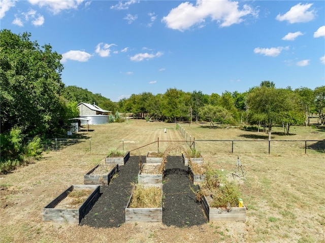 view of yard featuring a rural view