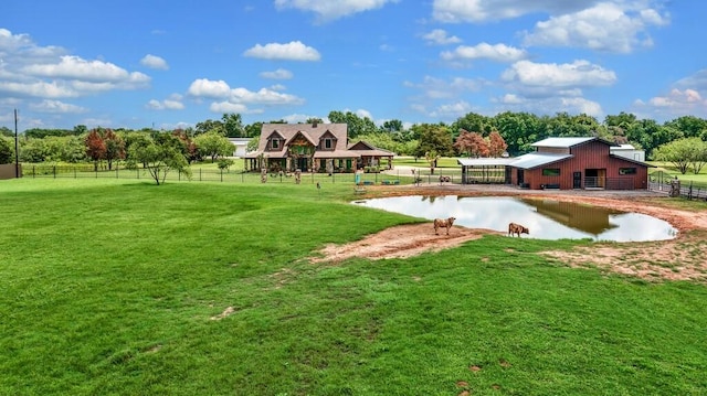 view of yard featuring an outdoor structure