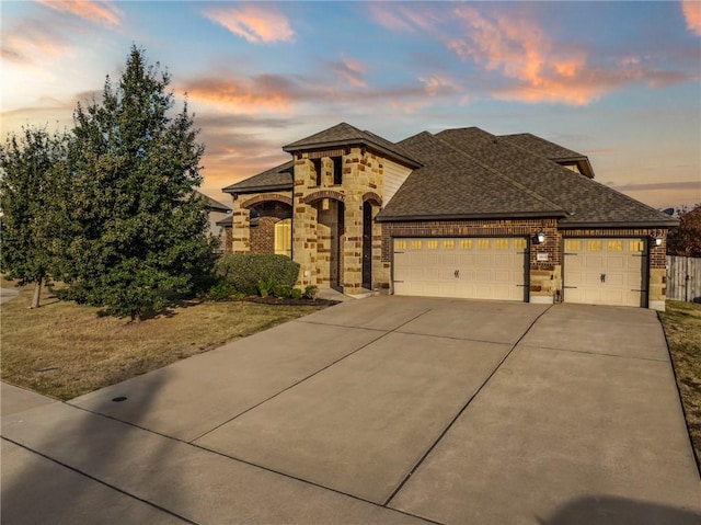 view of front facade featuring a garage