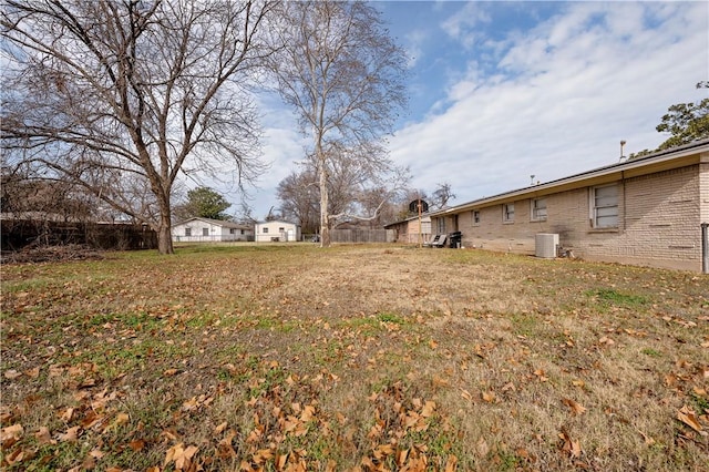 view of yard featuring cooling unit