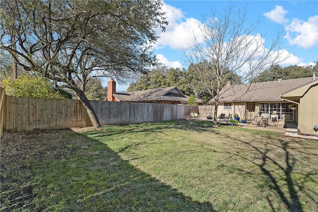 view of yard featuring a patio