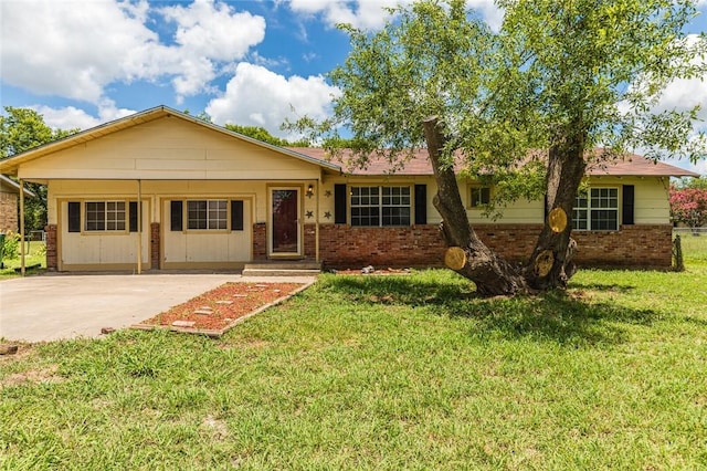 ranch-style house with a front yard