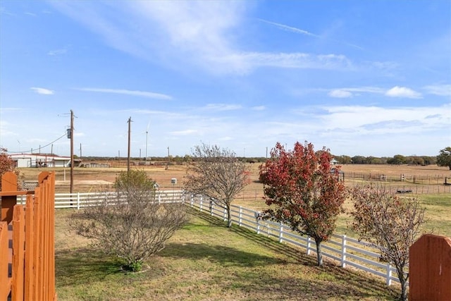 view of yard featuring a rural view