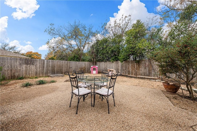 view of yard featuring a patio