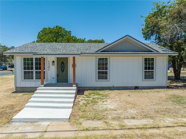 view of front of property featuring covered porch