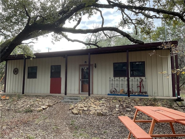 view of front of property