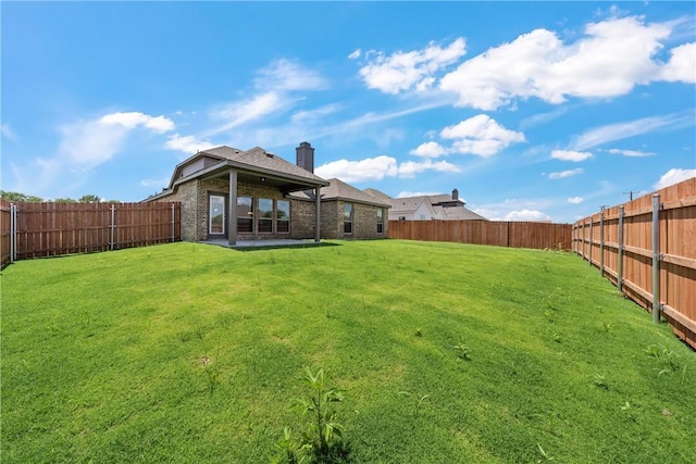 view of yard featuring a patio