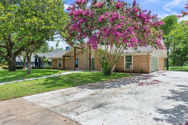 view of front of house with a front yard