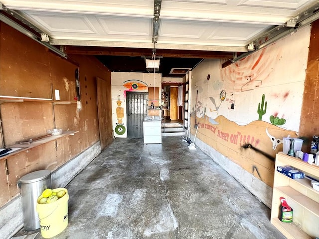 garage featuring washer / dryer