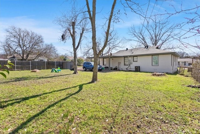 view of yard featuring fence