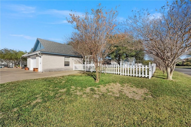 exterior space featuring a front lawn