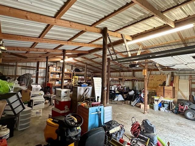 garage featuring ceiling fan