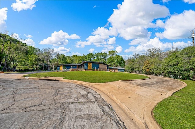 view of front of property with a front yard