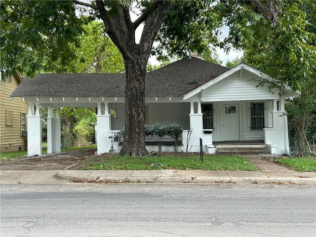 view of front of property with covered porch