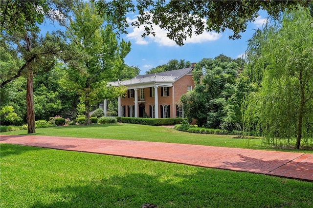 exterior space featuring a lawn