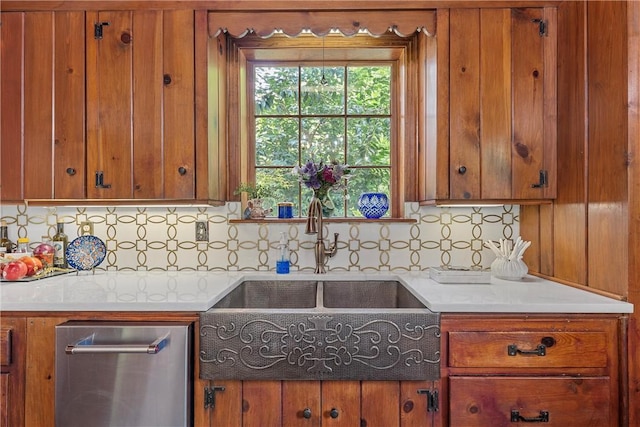 kitchen with backsplash and sink