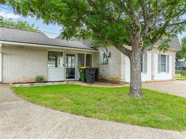 view of front of house with a front yard