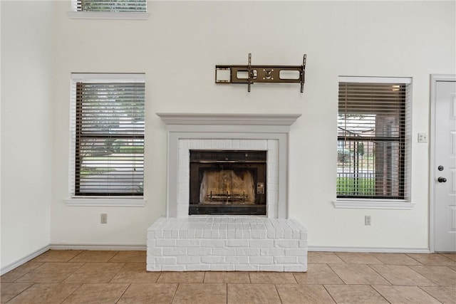 room details featuring a fireplace