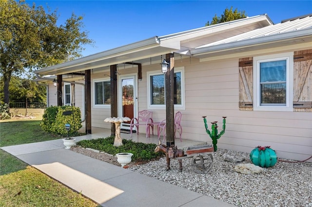 view of front of property with a porch