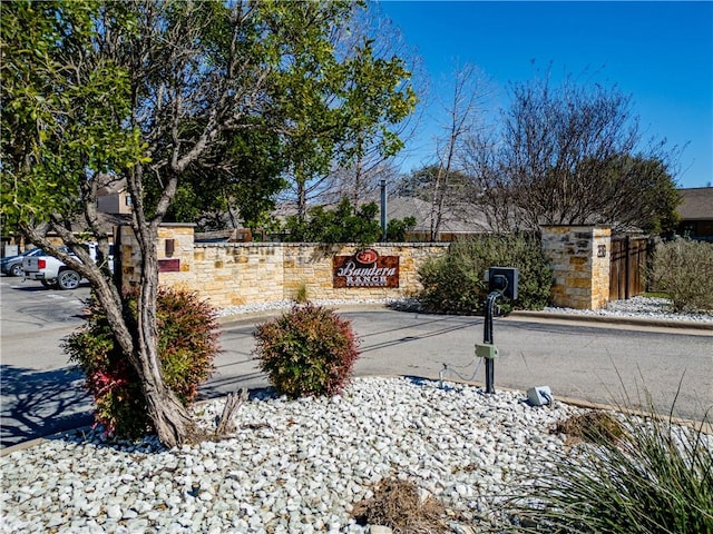 view of community / neighborhood sign