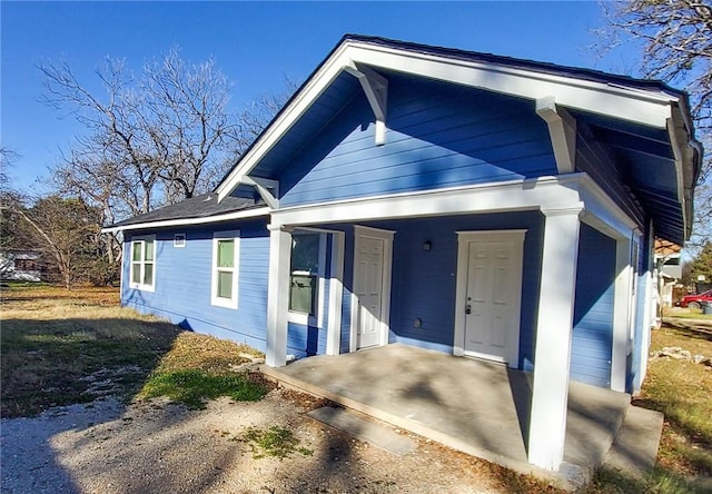 view of front of house featuring a porch