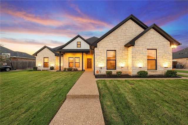 view of front of home featuring a yard