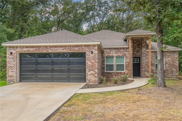 view of front facade featuring a garage