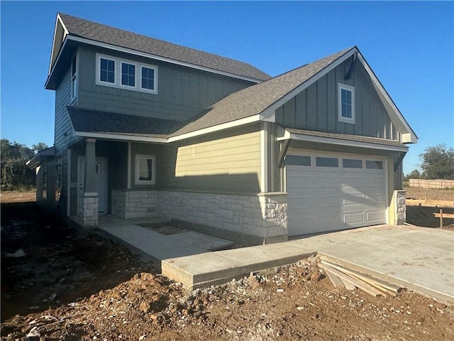 view of front of house featuring a garage