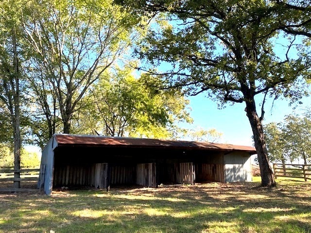 exterior space featuring a yard