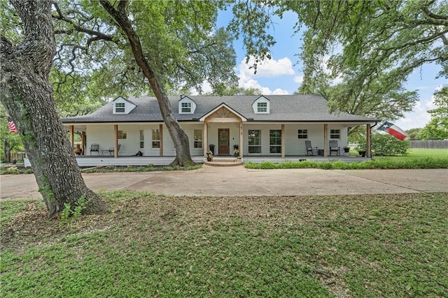 view of front of home featuring a porch